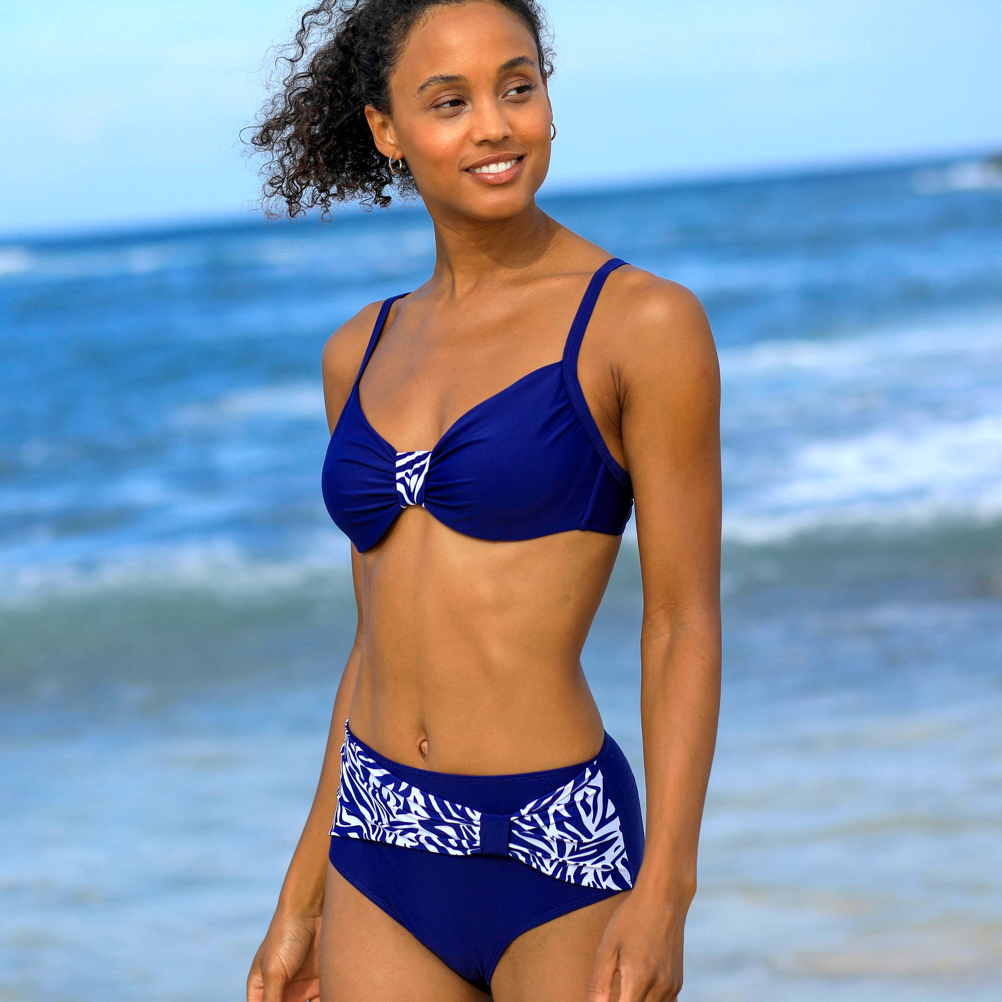 Haut de maillot de bain avec armatures drapé uni