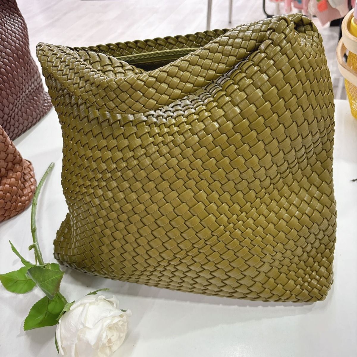 PEACH ACCESSORIES Chic Weave Tote Handbag with Matching Clutch