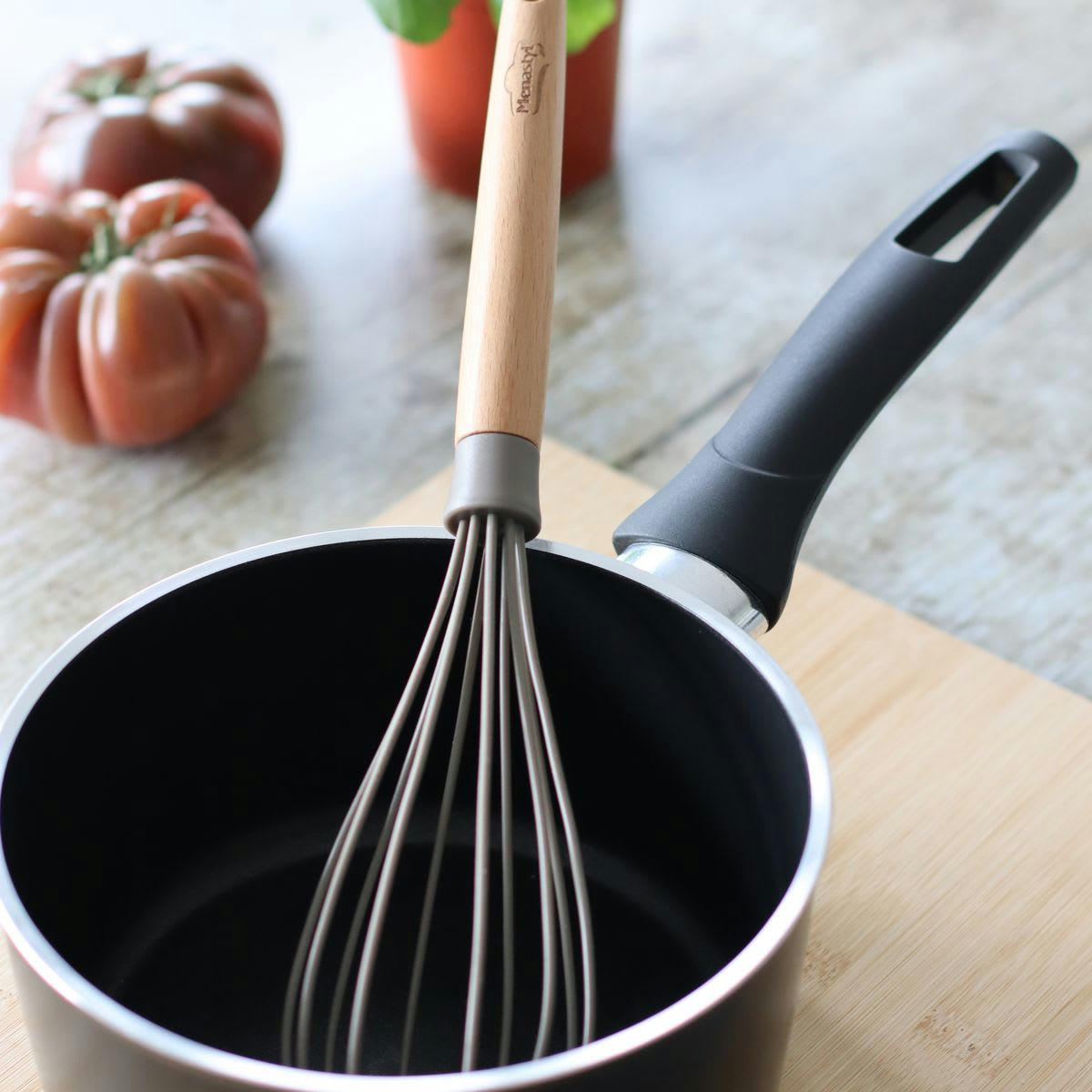 ELIOTT - Fouet en silicone et manche en bois