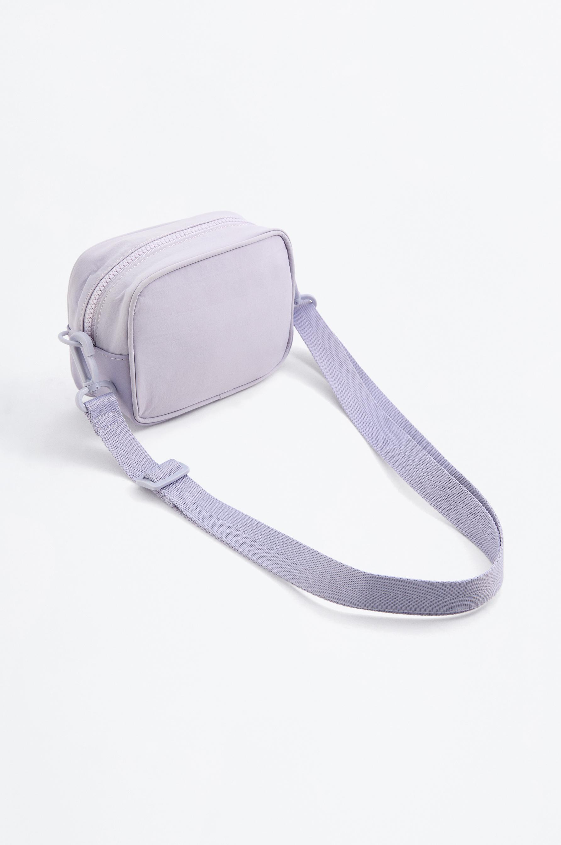 Bolso bandolera Kuromi Hello Kitty ©SANRIO