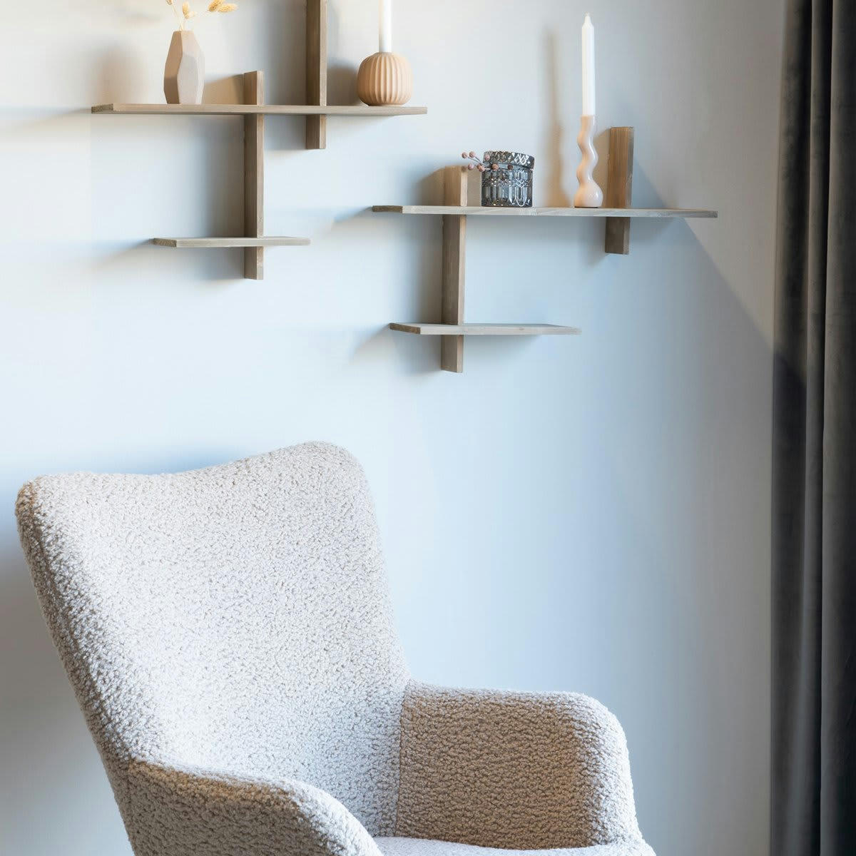 NIETO - Fauteuil lounge moderne et pieds en métal noir beige