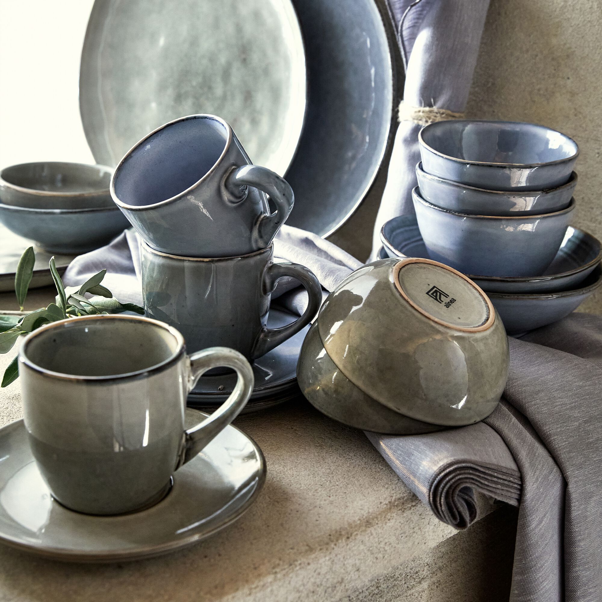 ADAM - Tasse et soucoupe petit-déjeuner en grès 22cl - vert
