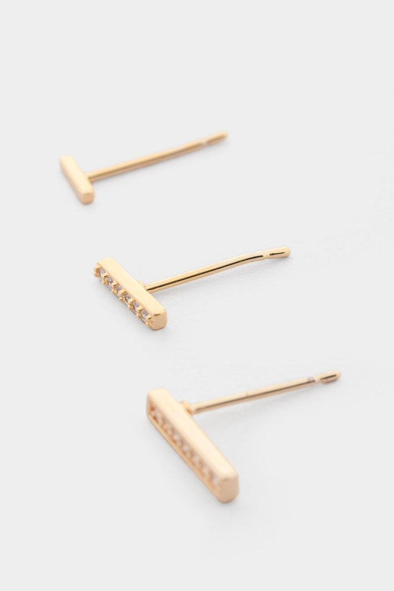 Kiana CZ Bar Stud Set