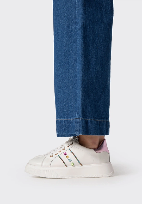 Sneakersy z imitacji skóry z ozdobami biało - różowe