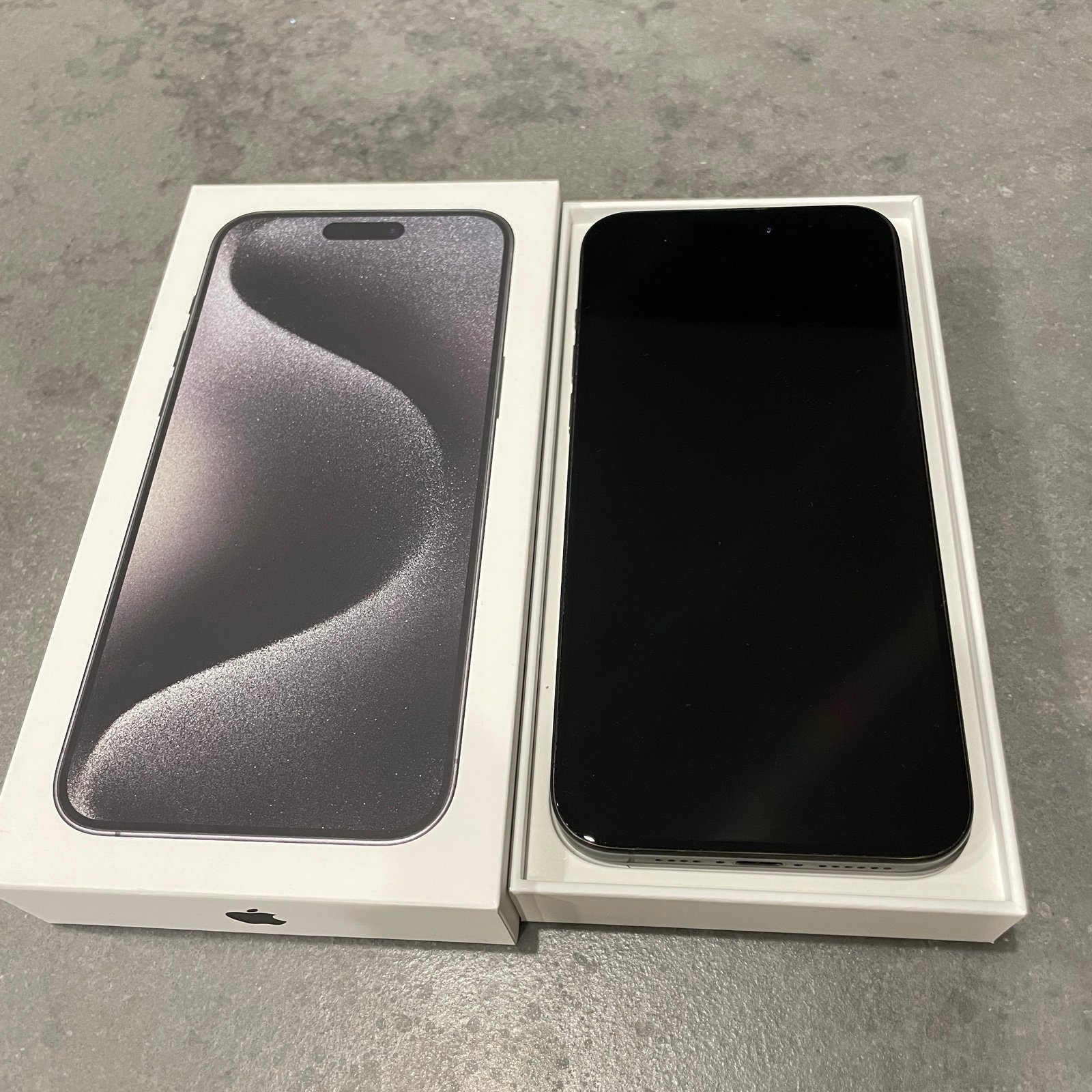 iPhone 15 Pro Max 256GB (Unlocked)