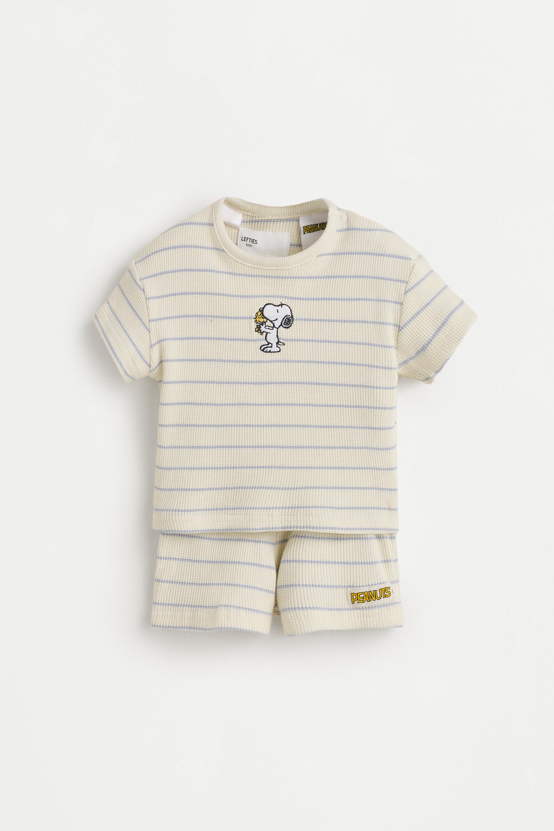 Conjunto Snoopy Peanuts™ gofrado camiseta y bermuda