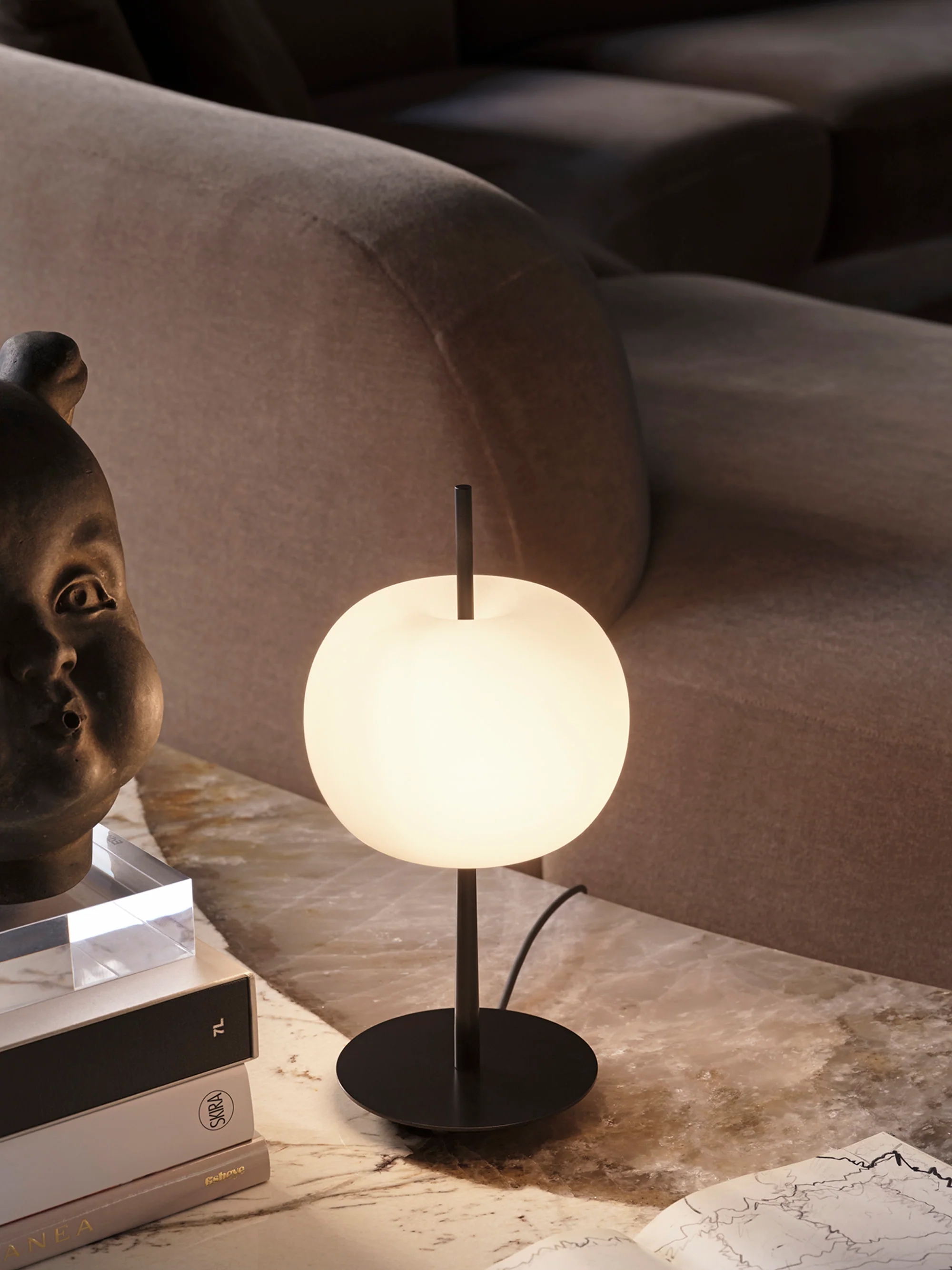 Kleine LED-Tischlampe Kushi, dimmbar