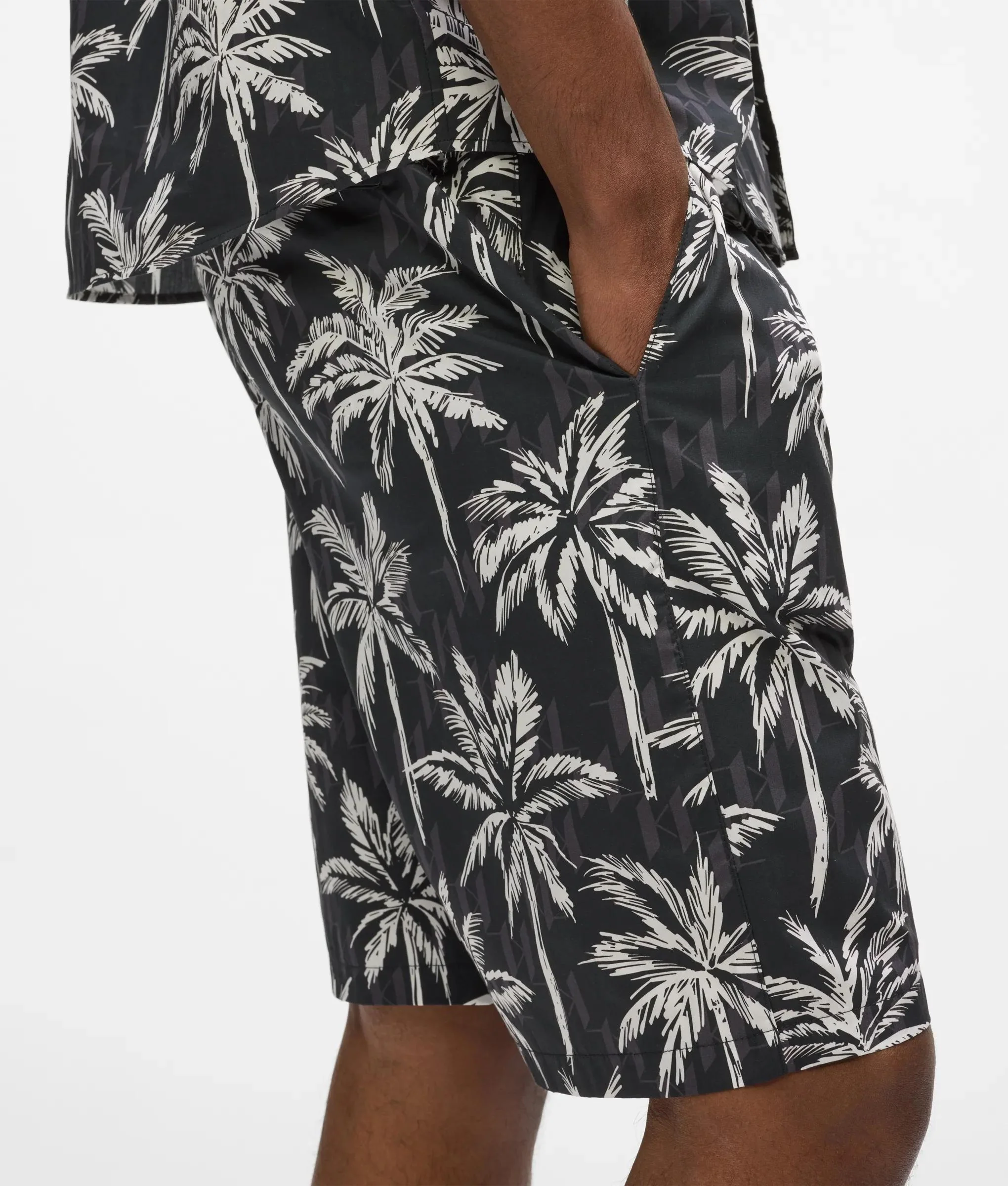 Short à imprimé palmier