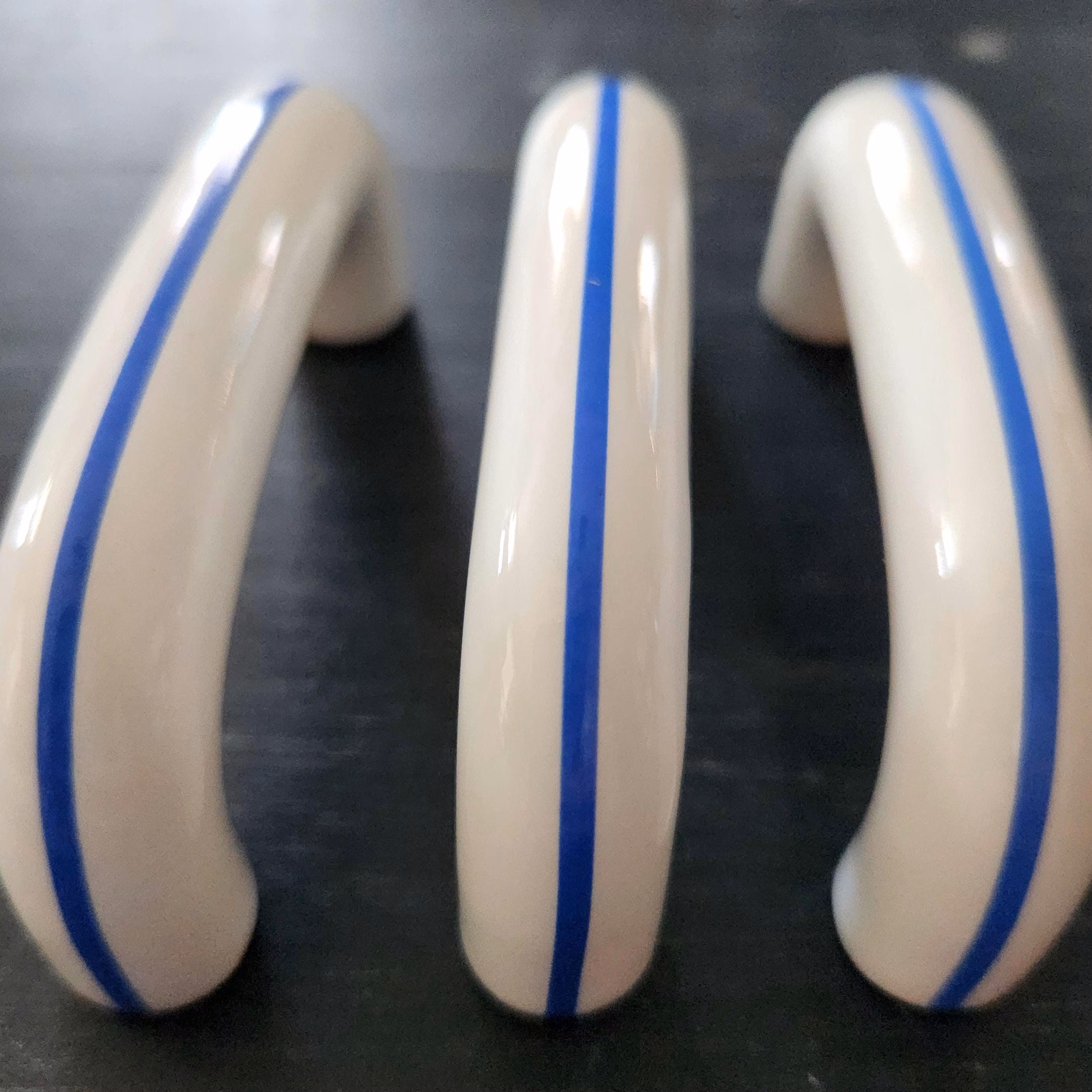 NOS 1 x Vtg Porcelain Drawer Pull 3