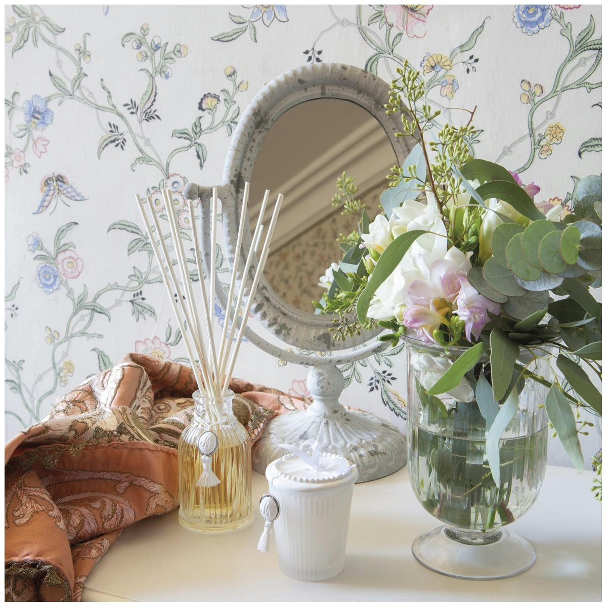 - Miroir sur pied Victoire 23,7 x 34 x 14,5 cm