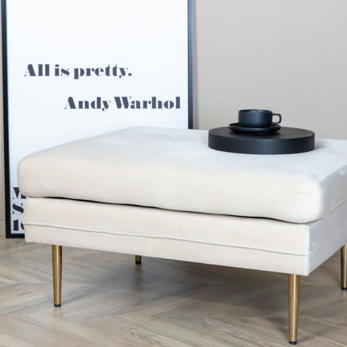 ADRIAN - Pouf rectangulaire en velours beige pieds dorés