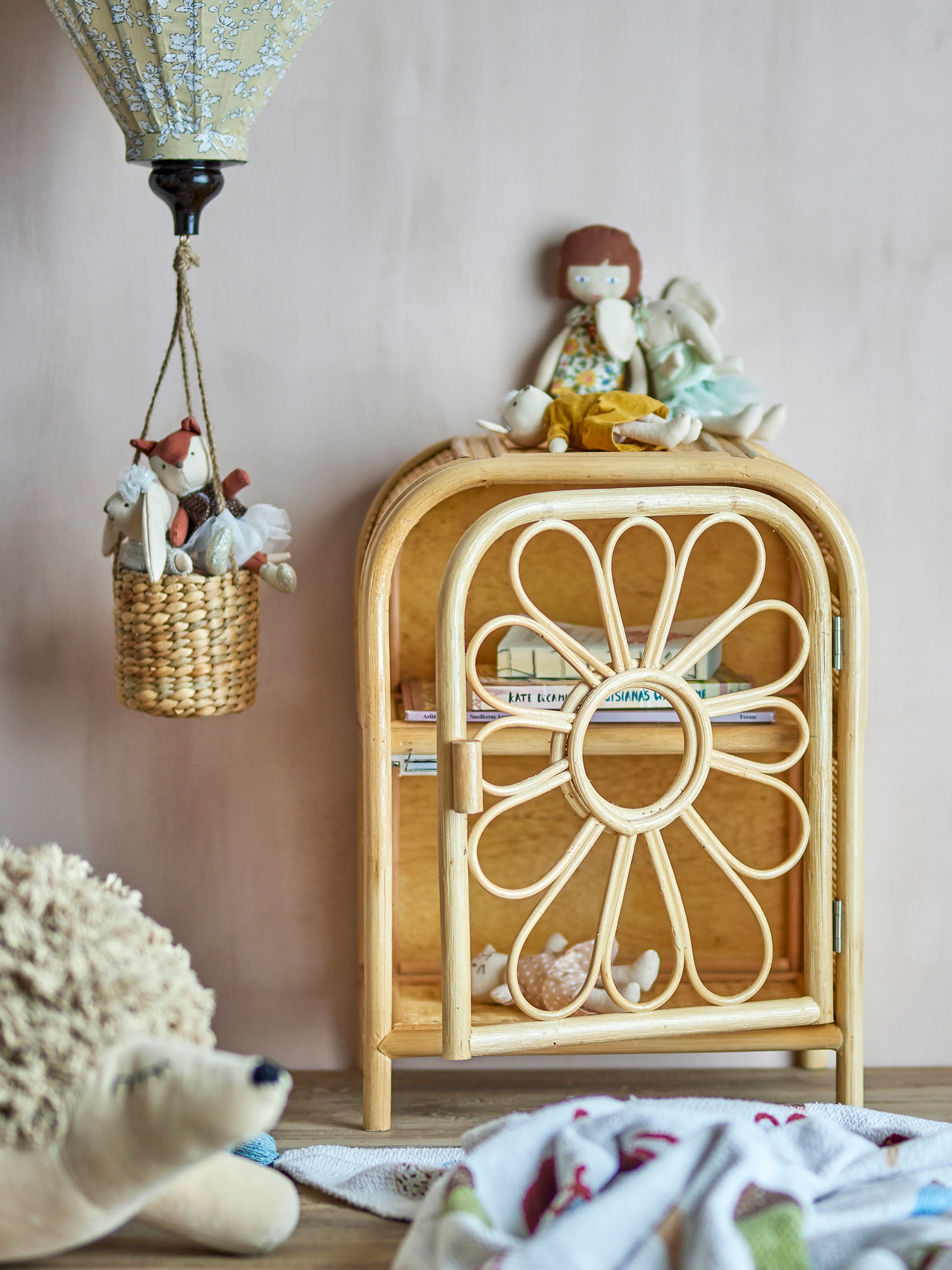Kinder-Schrank Anuke aus Rattan