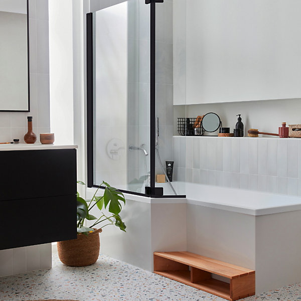 Pack baignoire bain douche antidérapante 150 x 80 JACOB DELAFON Neo version gauche   pare bain noir mat   tablier angle
