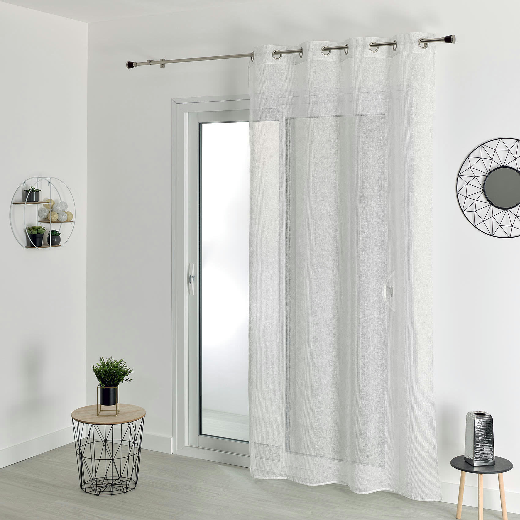 - Voilage fantaisie à rayures en lurex polyester argent 140x240 cm