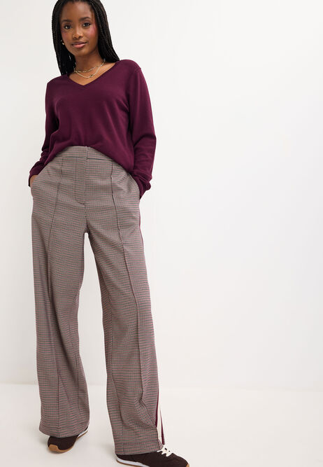 Womens Plum V Neck Jumper