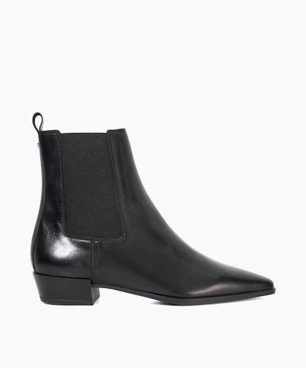 Parkas Black - Chisel Toe Low Heel Chelsea Ankle Boots