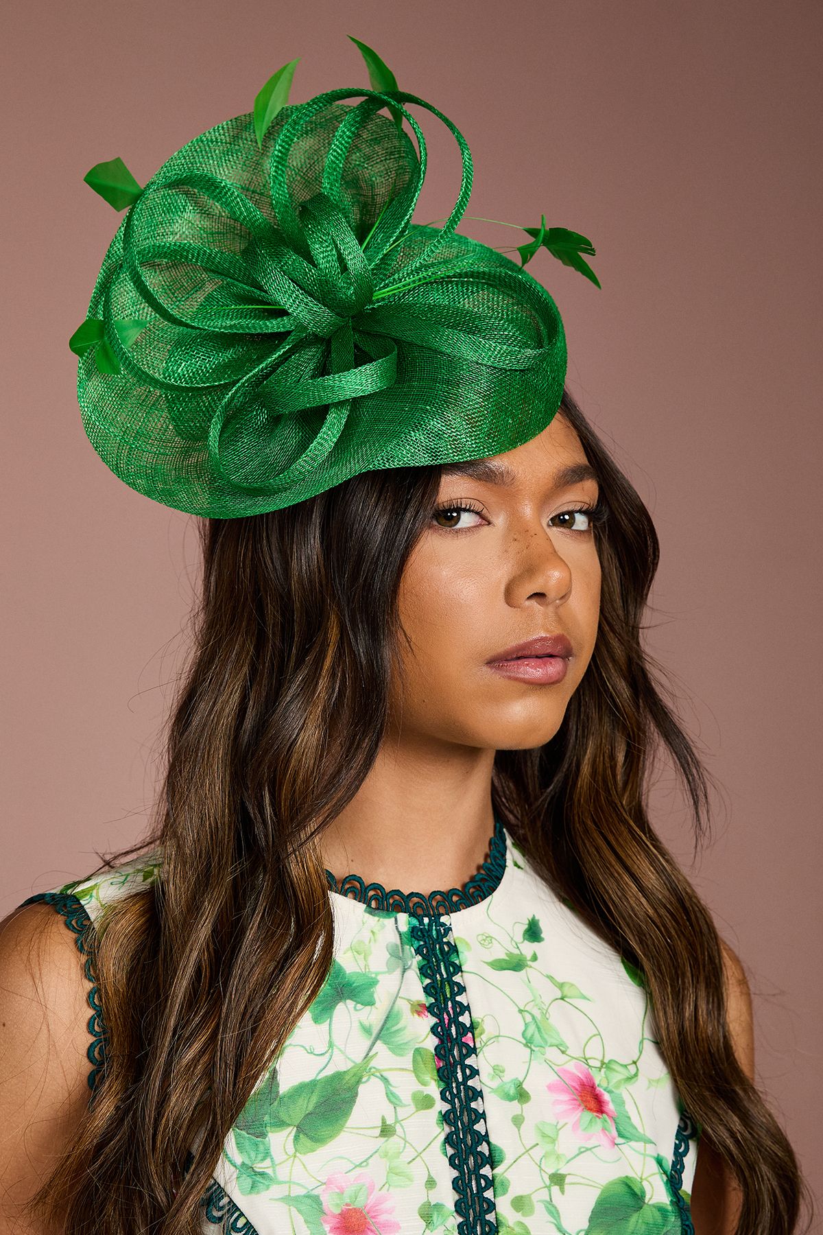 Coast Loop And Feather Upturn Disc Fascinator