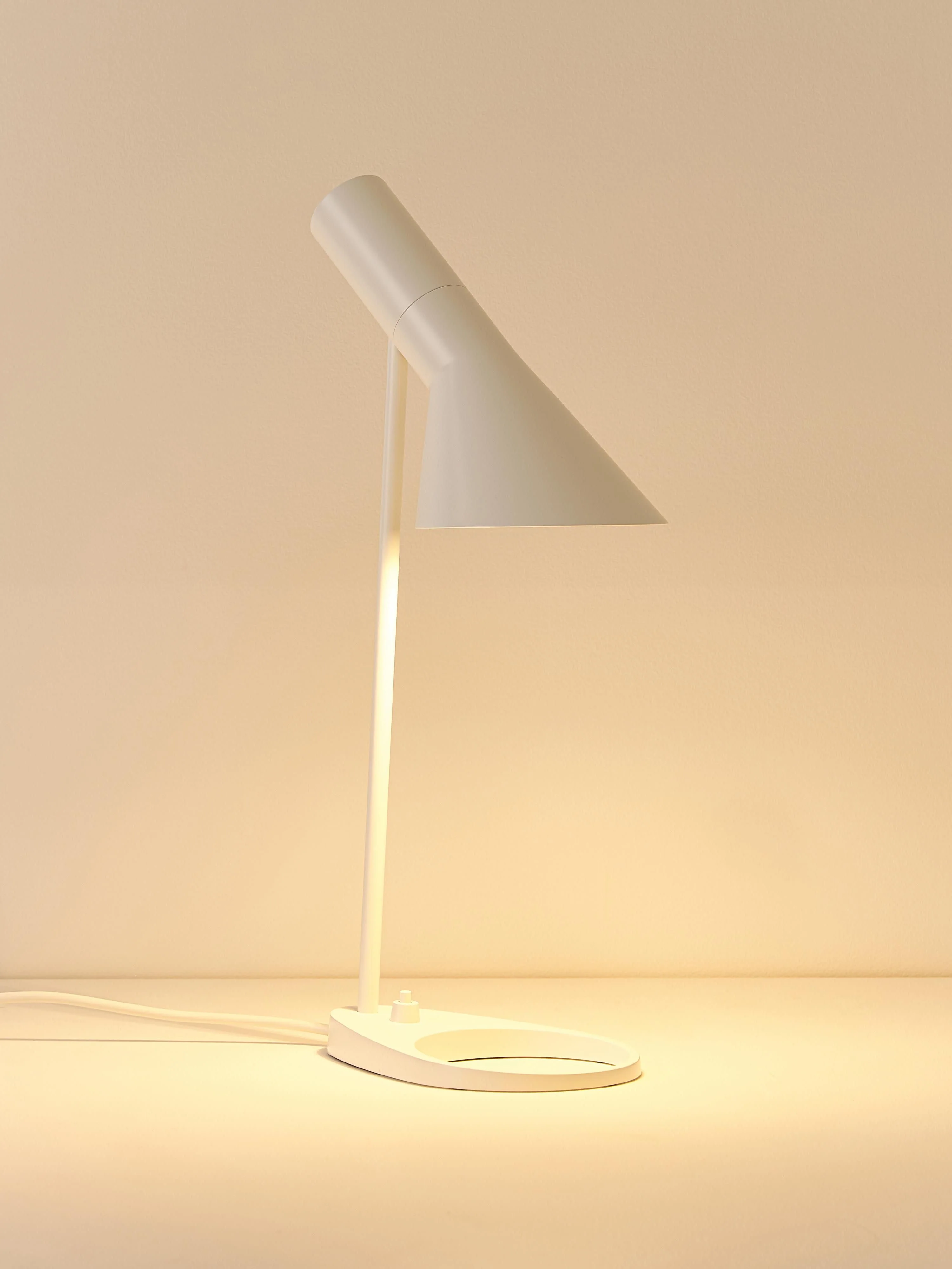Schreibtischlampe AJ, in verschiedenen Größen