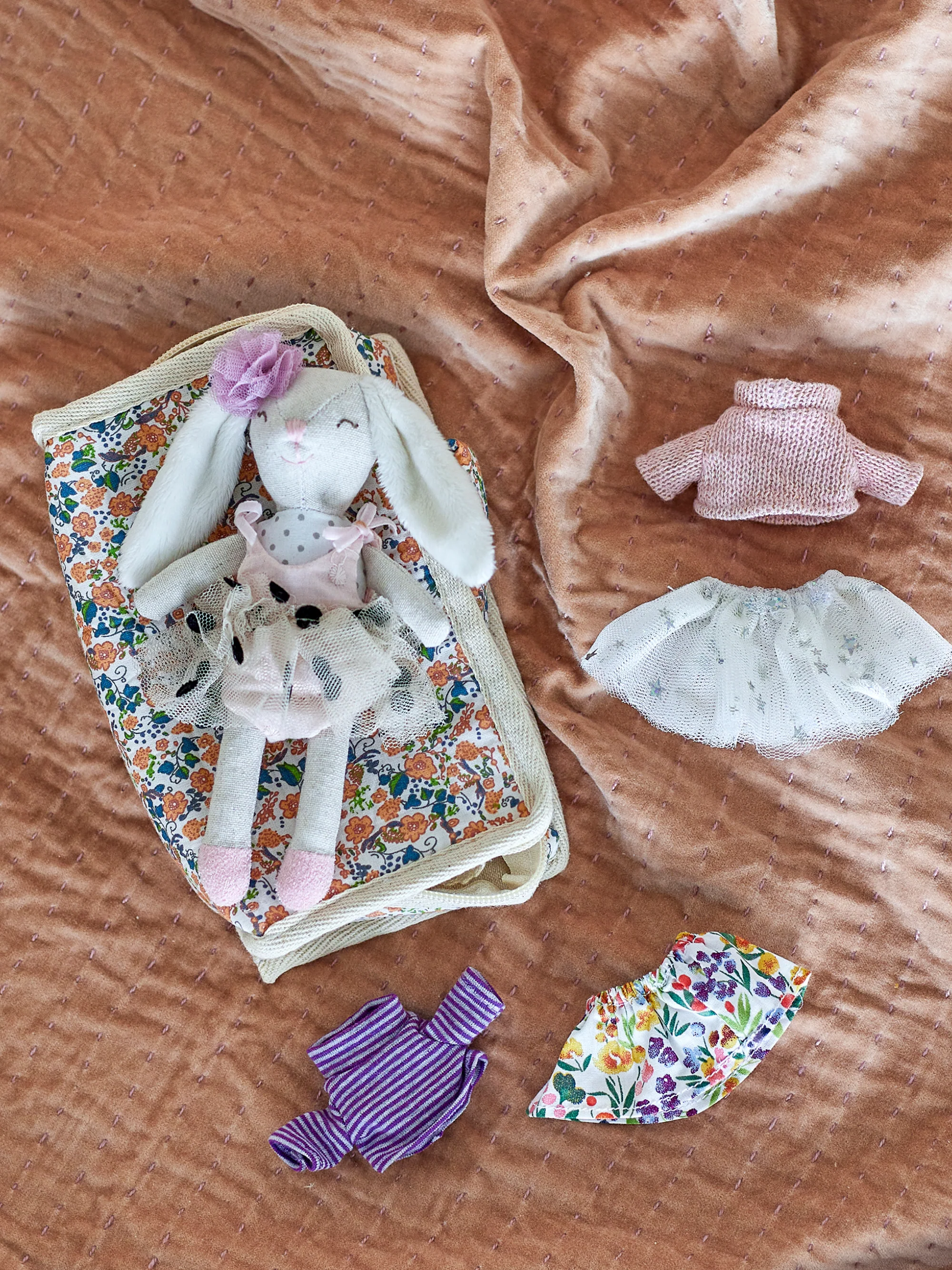 Puppe Milly mit Tasche und Zubehör, 6er-Set