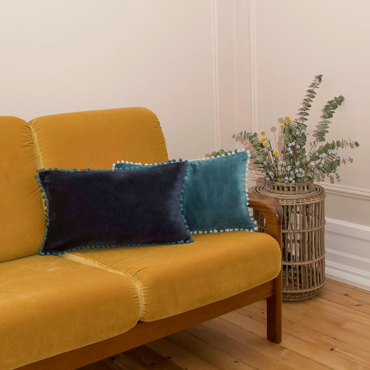 CLEO - Coussin velours de coton  50x30 bleu nuit