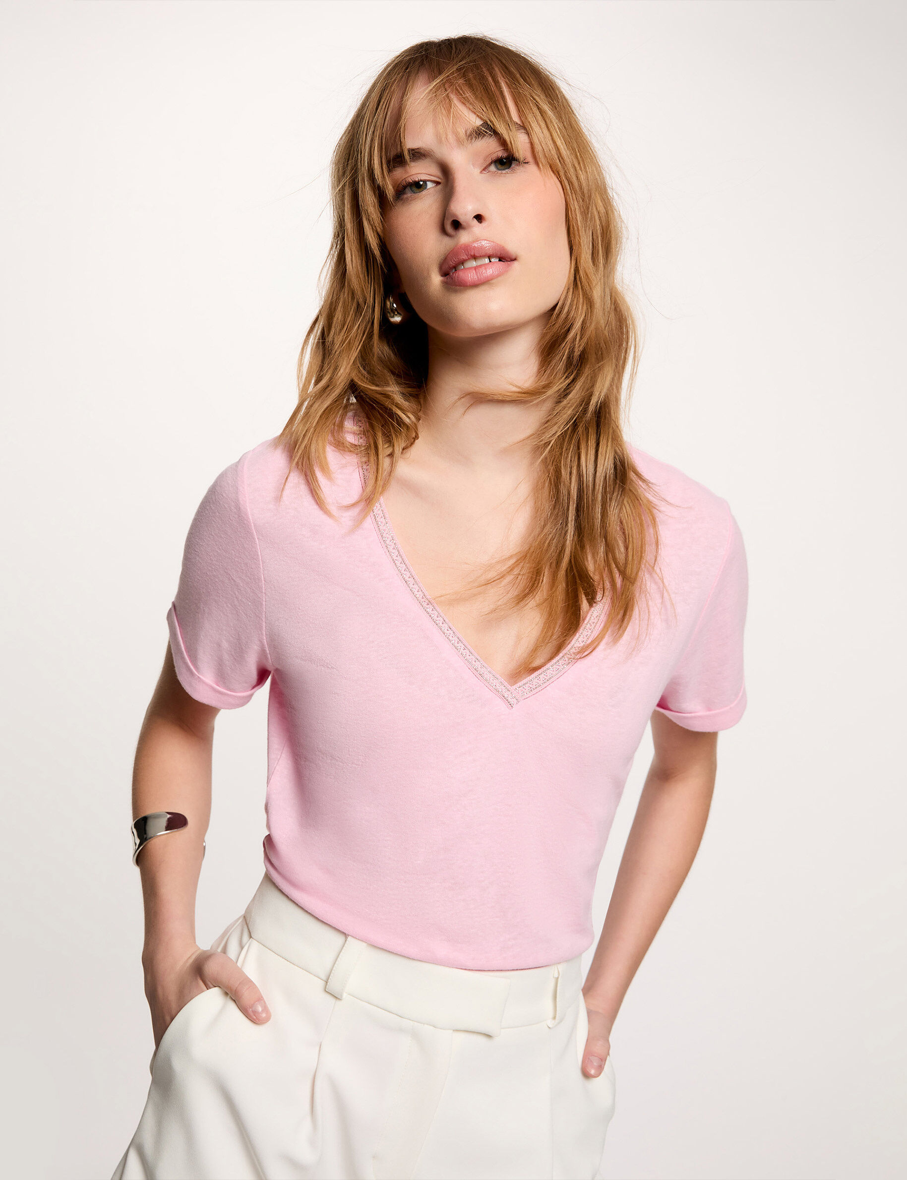 Pearl-Embellished V-Neck T-Shirt Pink Women