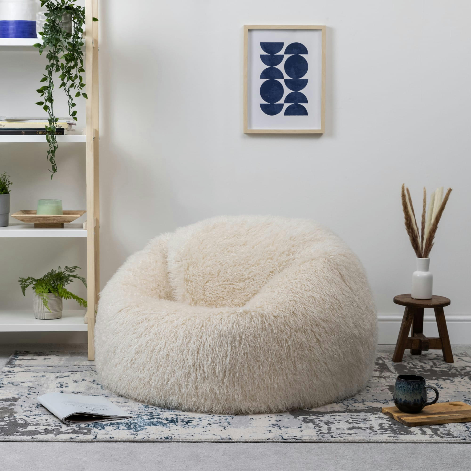 - Pouf fausse fourrure beige