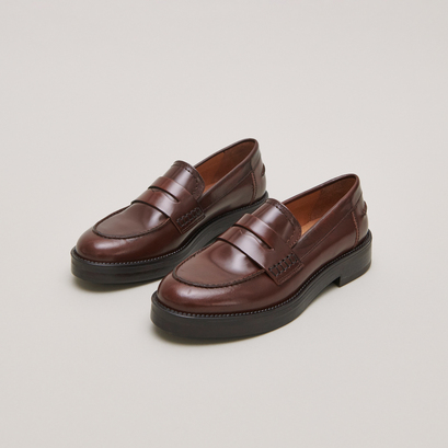 Mocassins à bouts rondsen cuir patiné marron | MIRNA