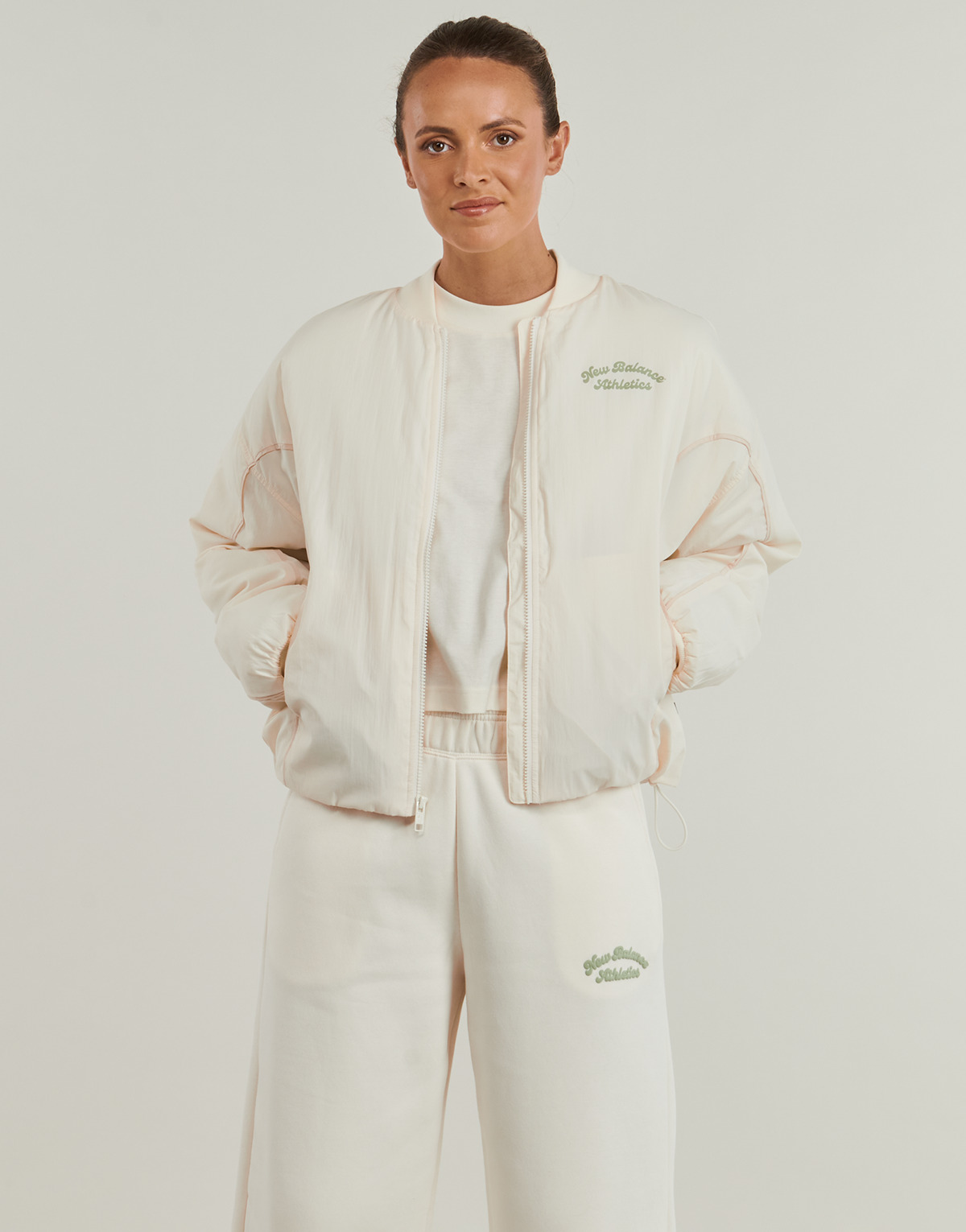 New Balance - LINEAR HERITAGE WOVEN BOMBER JACKET - Beige