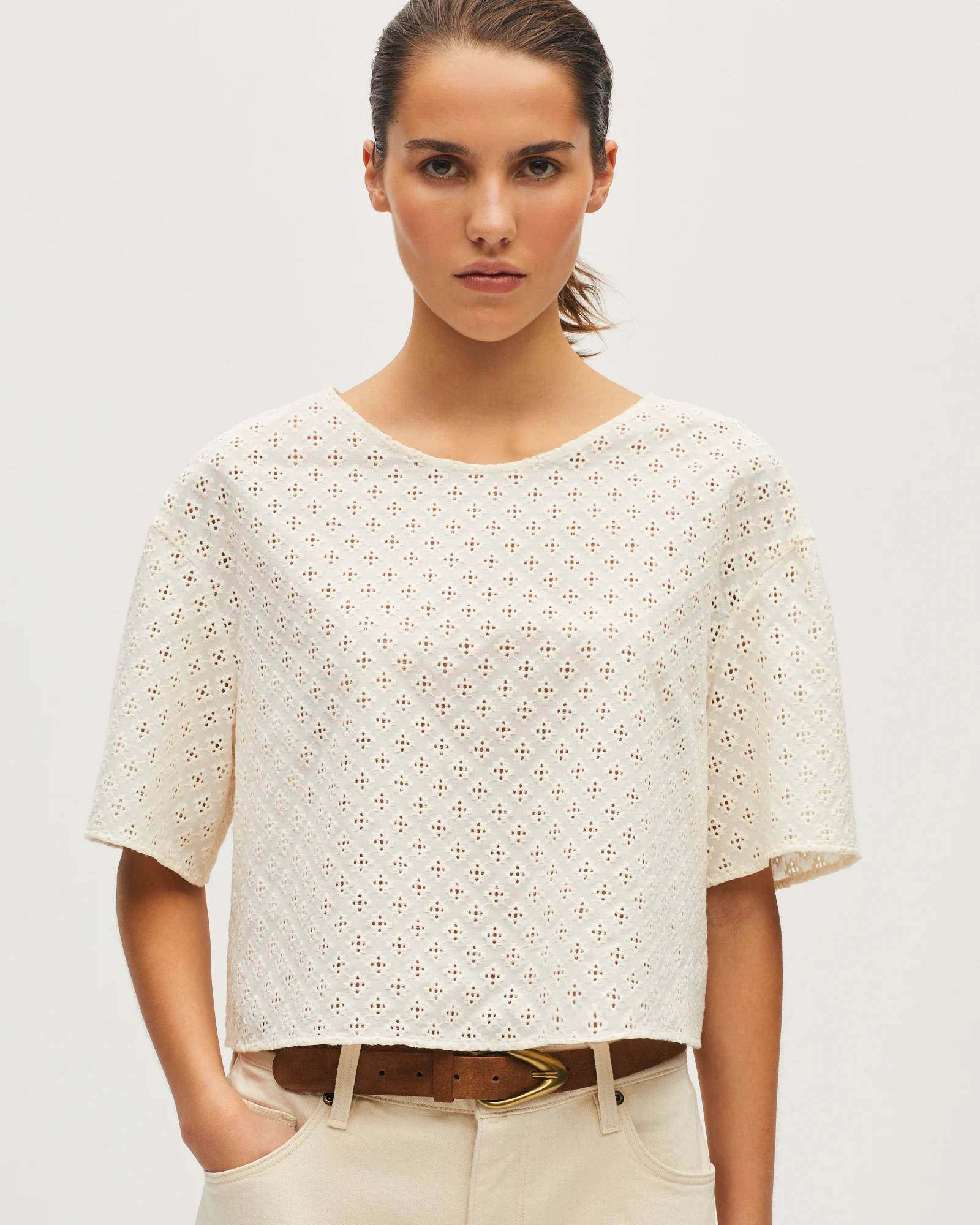 Top boxy avec broderie en coton