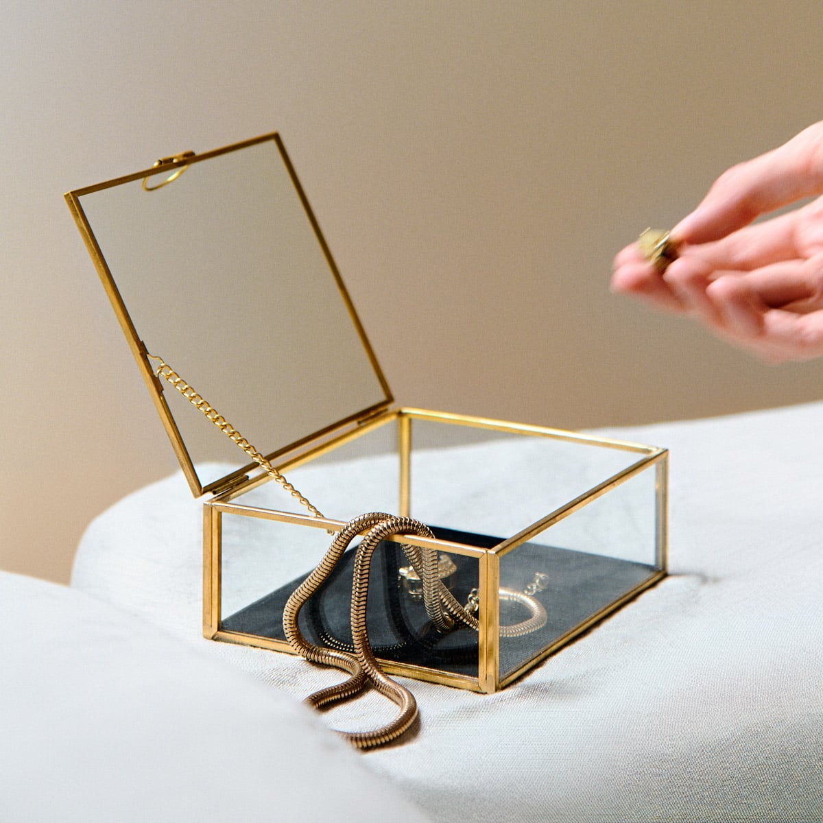 Szkatułka na biżuterię GRAZIA z wyściółką welurową 13x11x5 cm