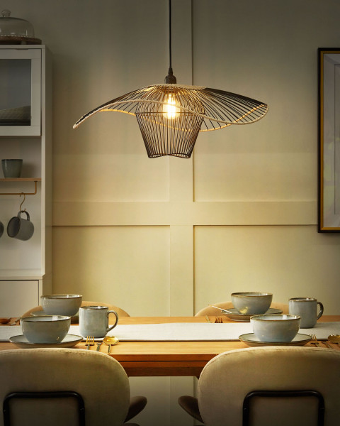 Lampa wisząca ze metalowo-rattanowym kloszem czarna