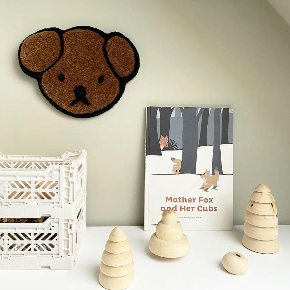 SNUFFY - Tapis mural ours tissu marron