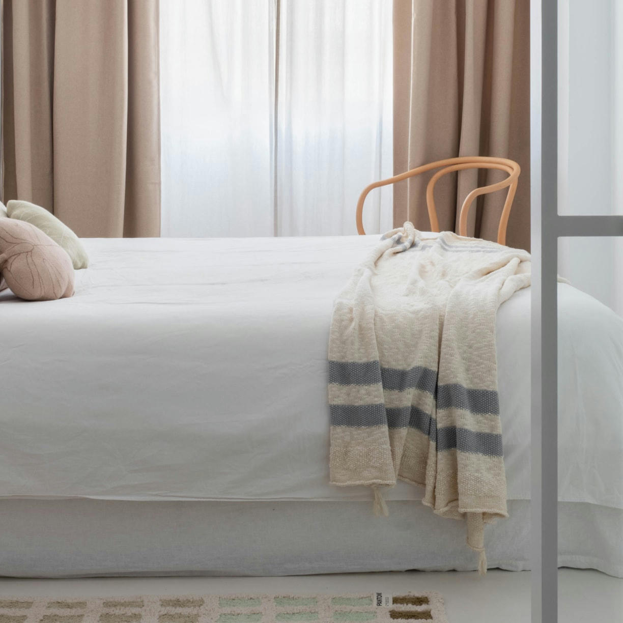 MOROCCO - Plaid en coton beige et gris 125x150