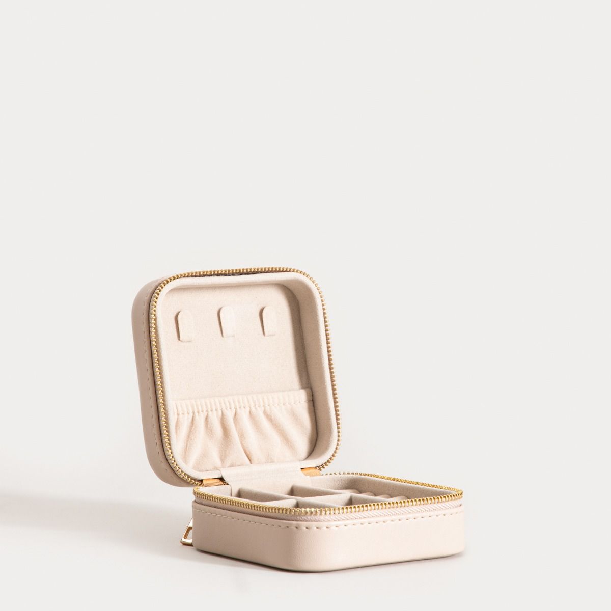 Szkatułka na biżuterię RINAS w przeszycia w pasy beżowa mała 10,5x10,5x5 cm