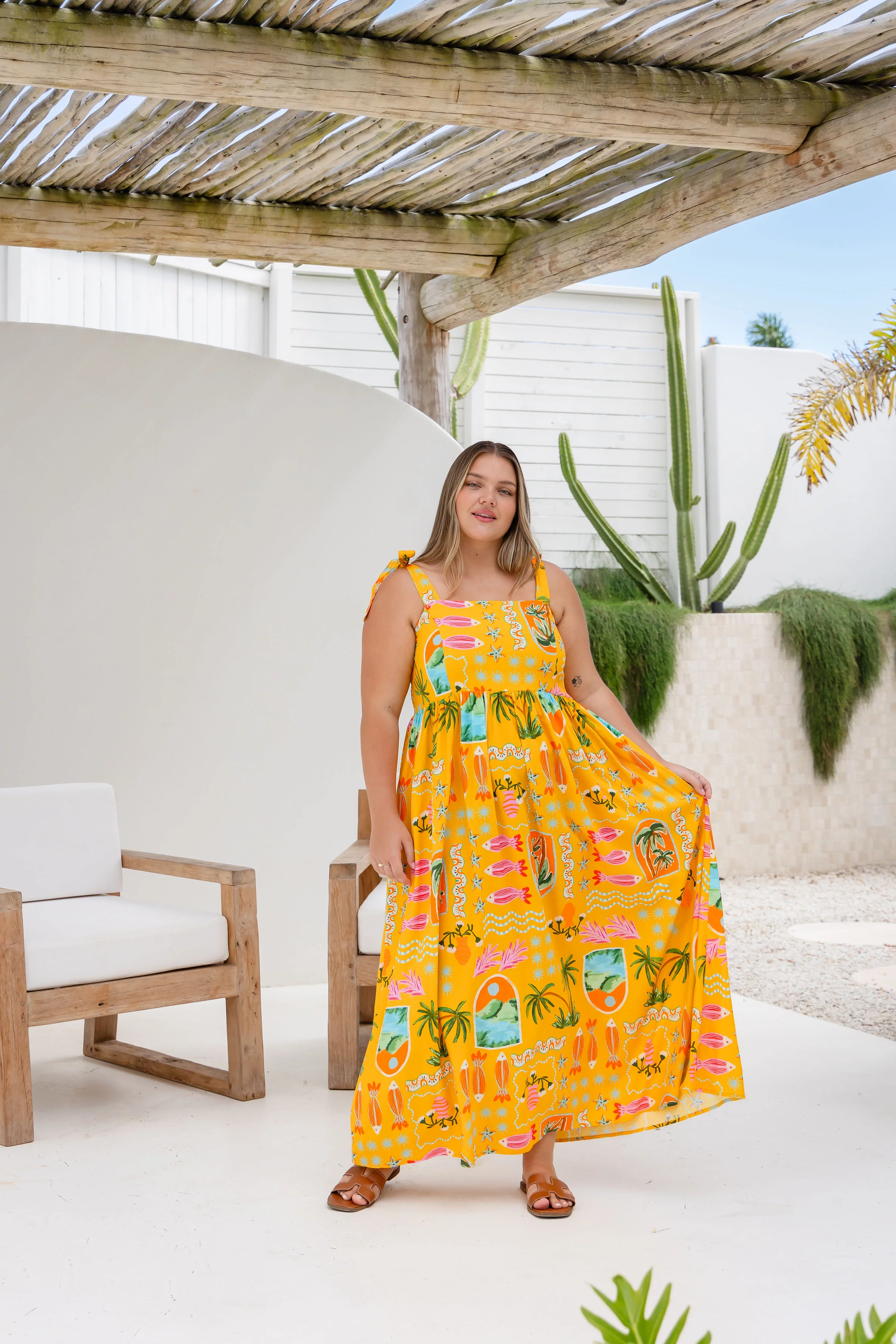 Juno Linen Blend Maxi Dress in Star Fish Fiesta