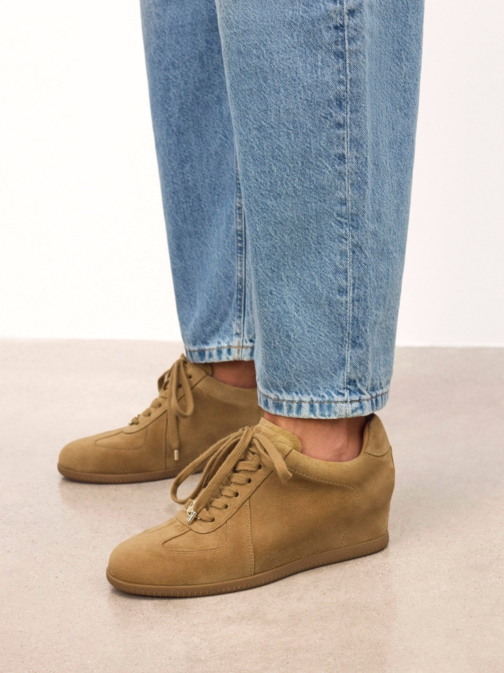 Suede sneakers with a cat-suit