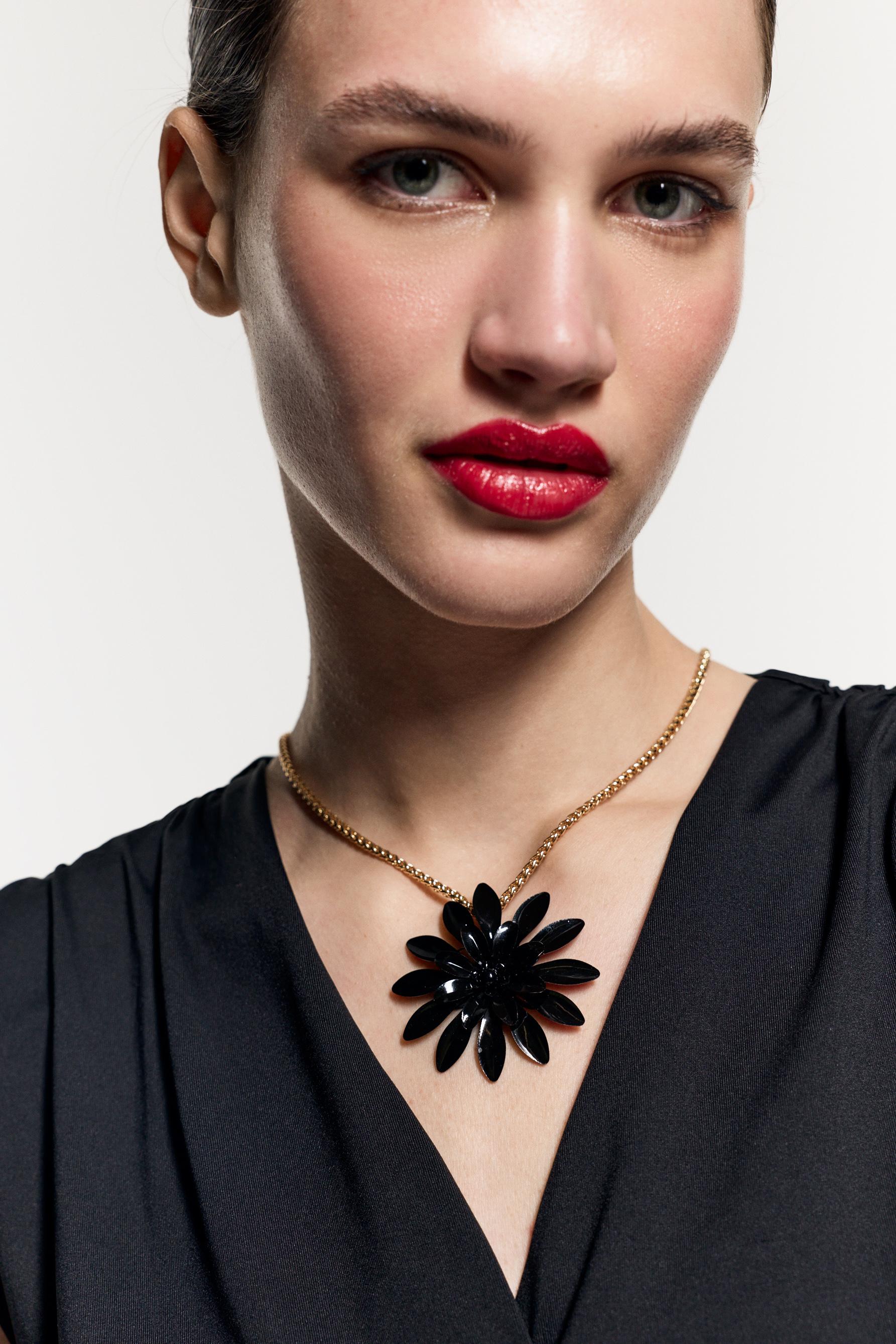 Collar flor