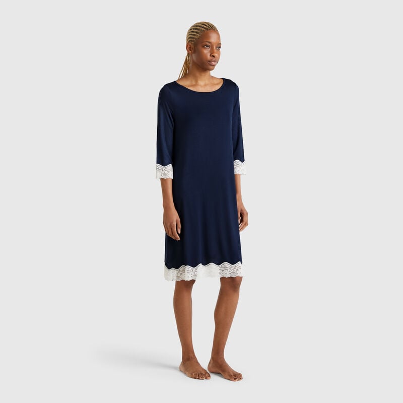 Nightshirt with lace details