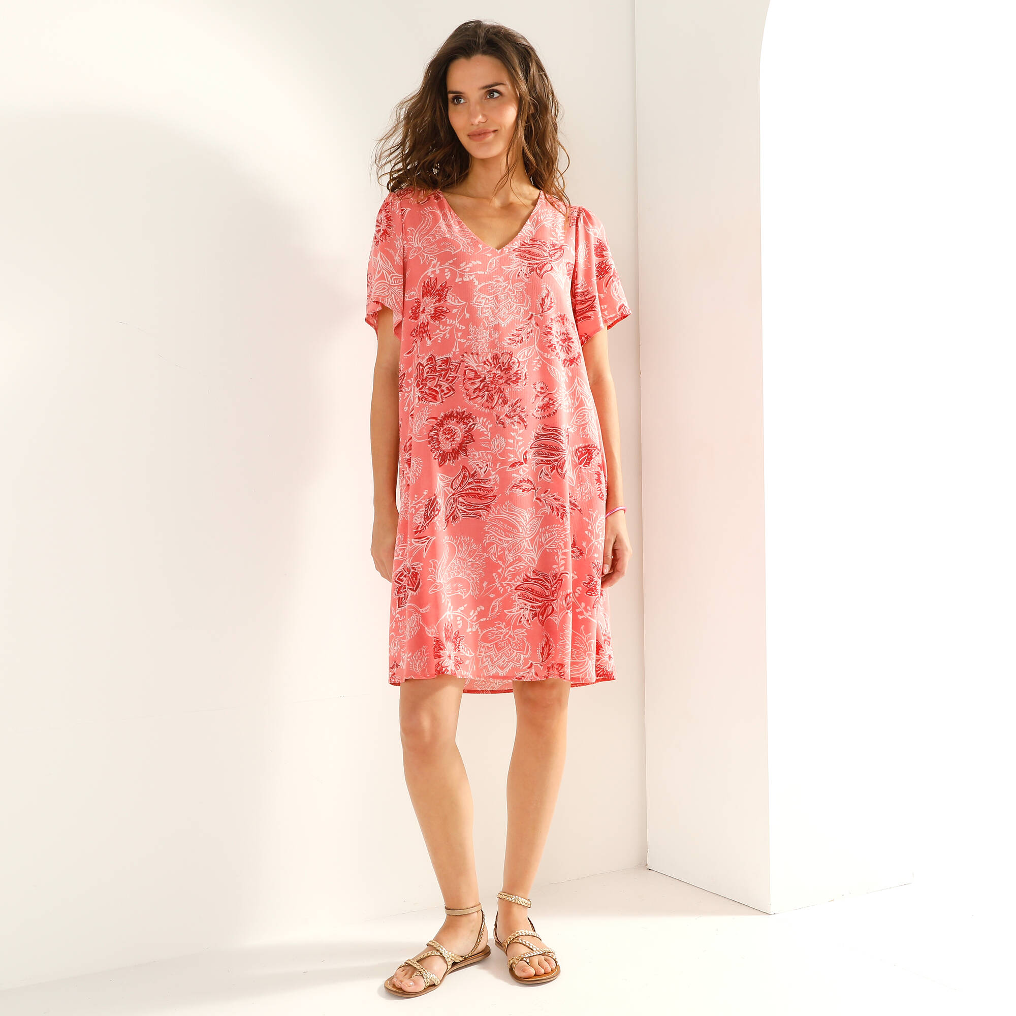 Robe col V manches courtes, voile jacquard imprimé