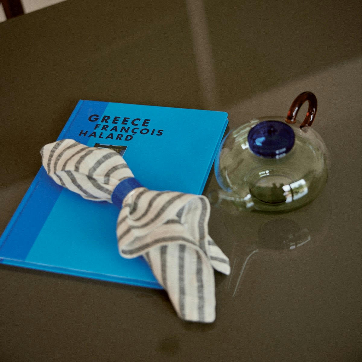 LES ESSENTIELS - Serviette en lin lavé larges rayures noir et blanc