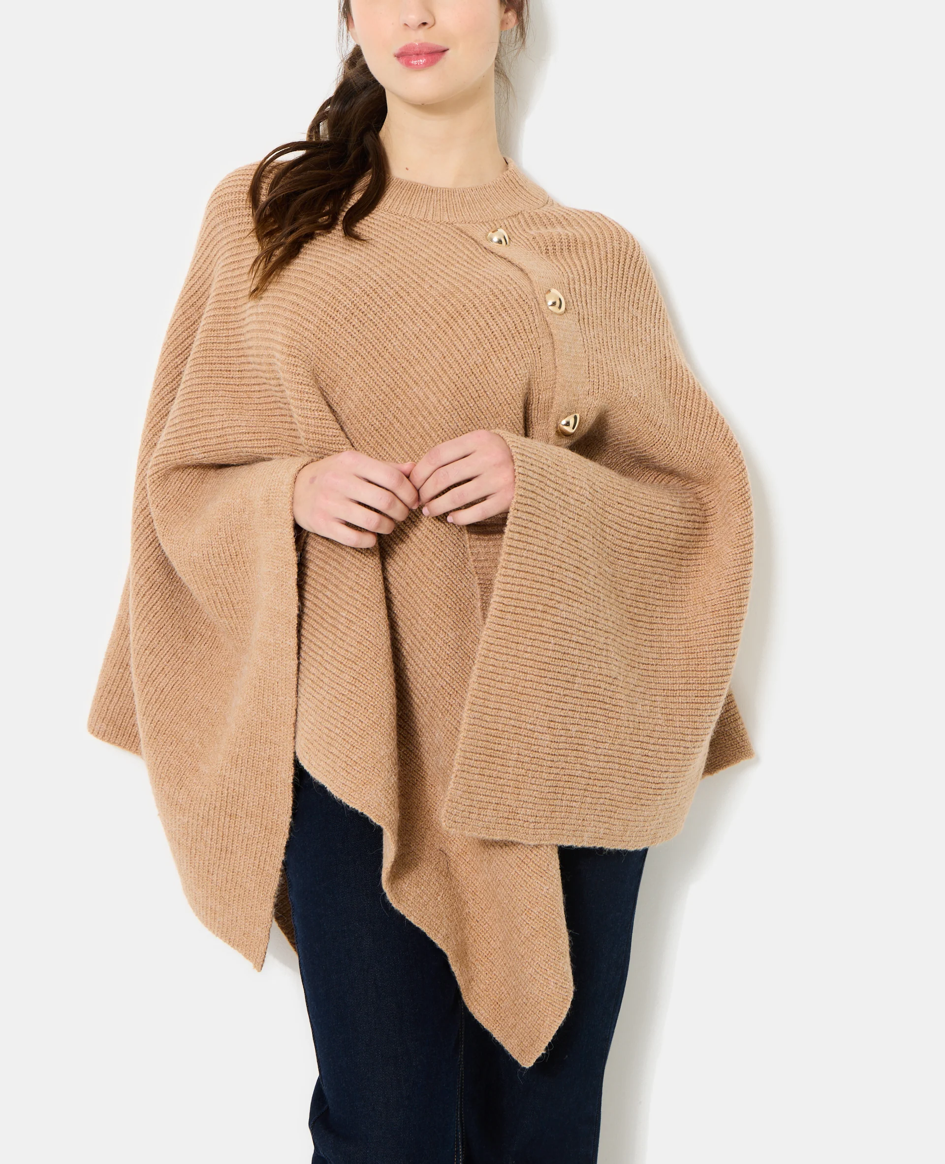 Cape en tricot avec détail boutons