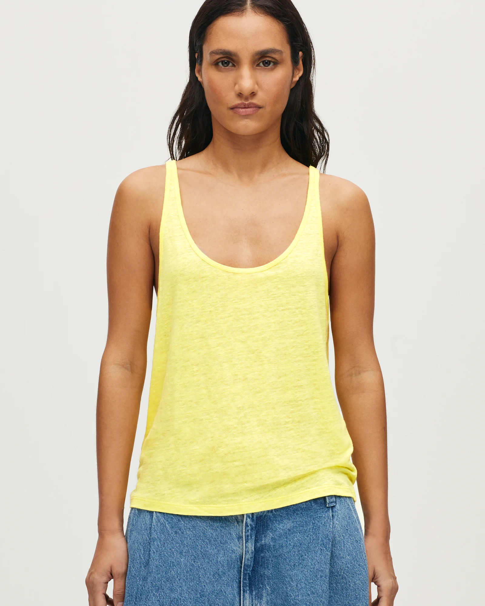 Débardeur à fines bretelles en lin