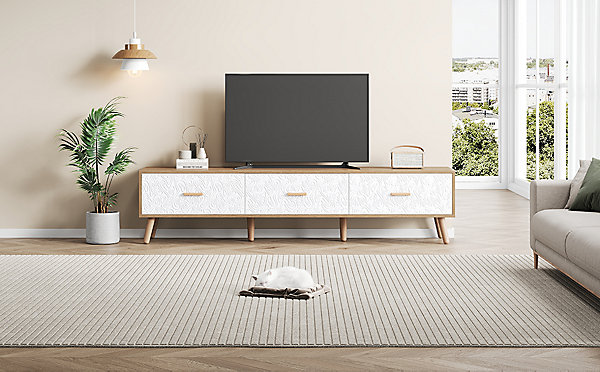 Meuble TV 150x39x35 cm en panneaux de particules, 3 tiroirs, pieds bois massif et portes blanches texturées