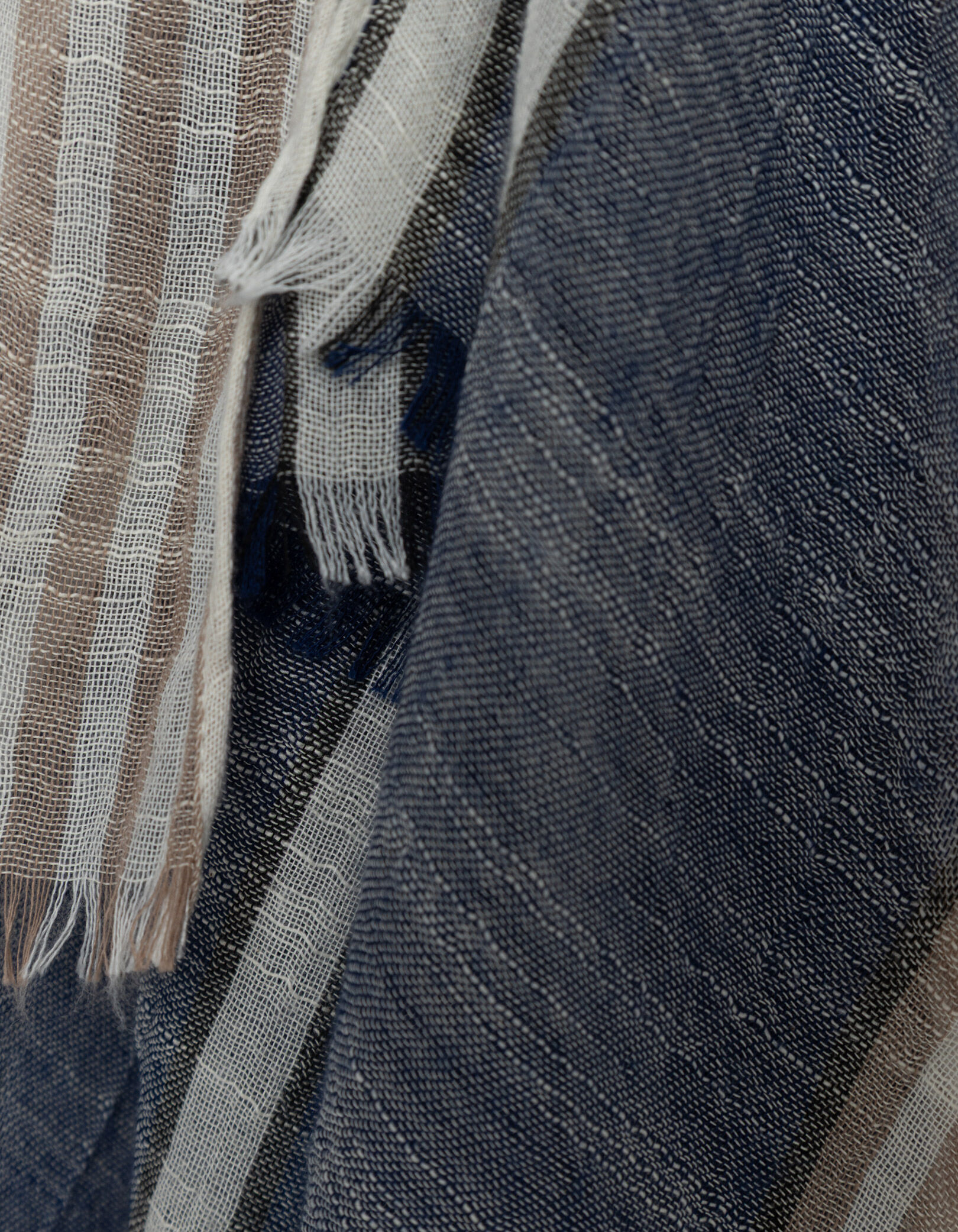Foulard marine motif rayures contrastées Homme