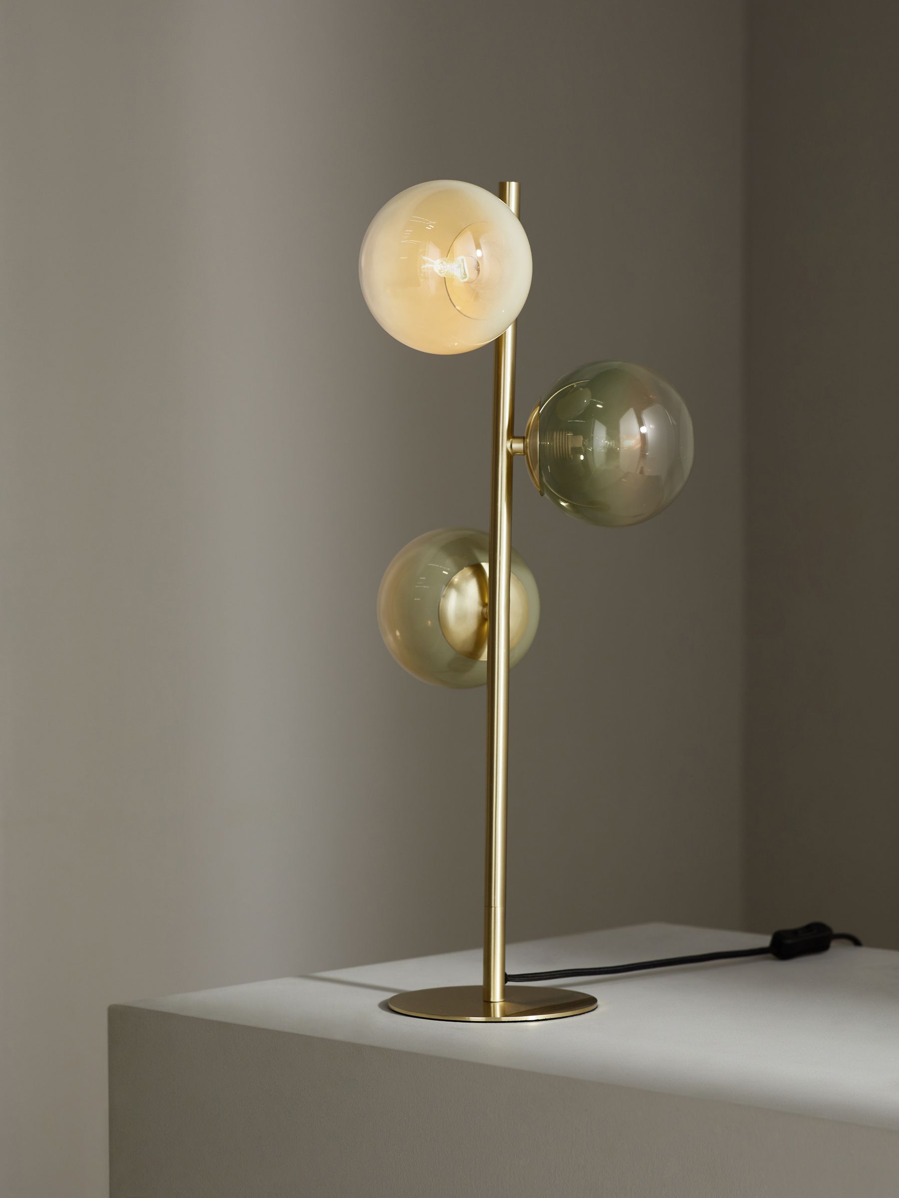 Globe Table Lamp in Brass/Green Ombre