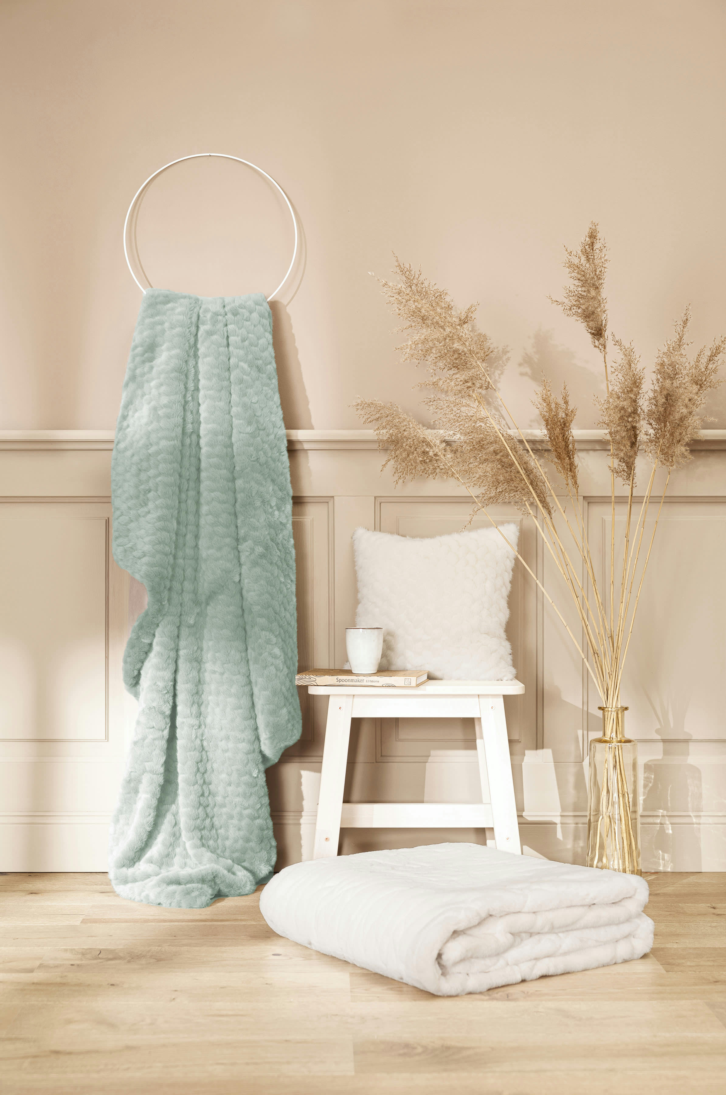 MINK - Plaid fausse fourrure à relief vert sauge, 150x 200