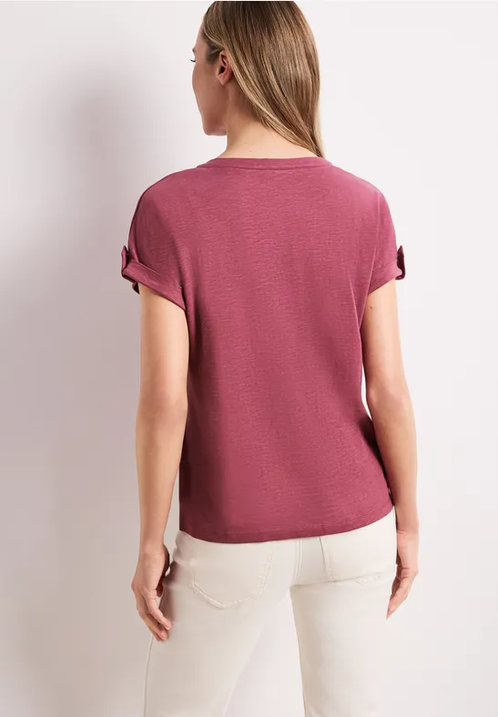 T-Shirt mit Split Neck und Knopfdetails