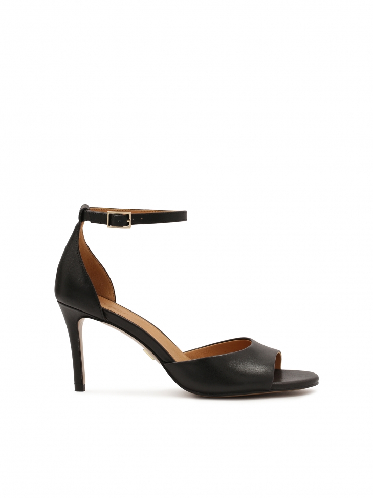 Classic black sandals with full heel
