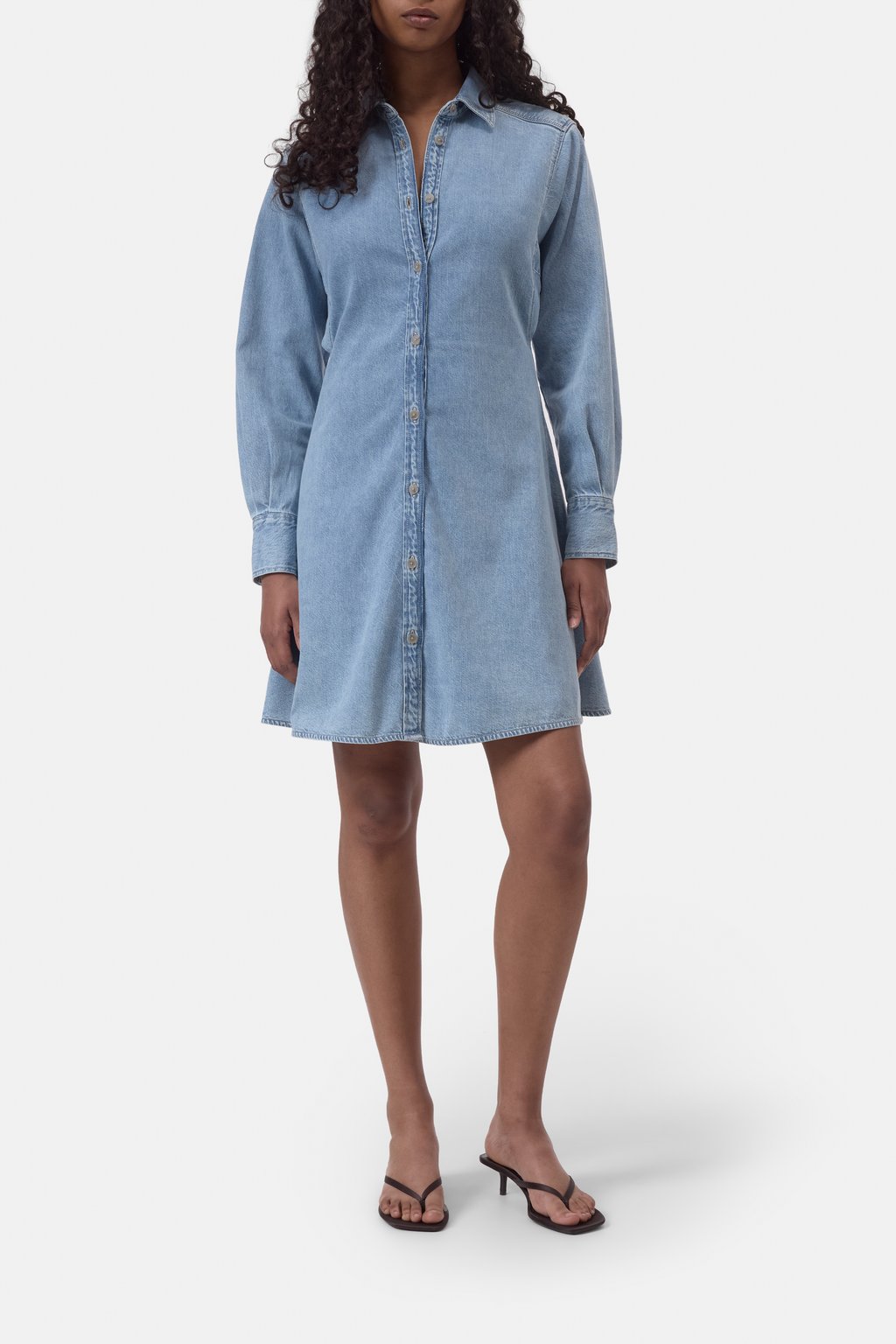Tailliertes Denim-Kleid aus Bio-Baumwolle