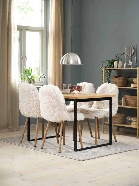 AABENRAA L120 bord varm eg + 4 JONSTRUP stole teddy råhvid
